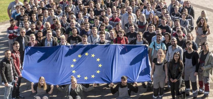 60 Jahre Europäische Gemeinschaft: Über 100 Auszubildende setzen sich bei thyssenkrupp in Duisburg mit der Bedeutung und dem Sinn der EU auseinander