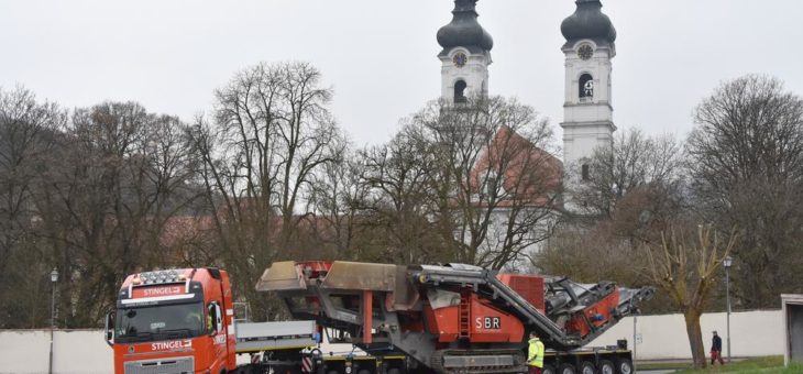 Firma Stingel erhält XLE Schwerlastkombination von Goldhofer