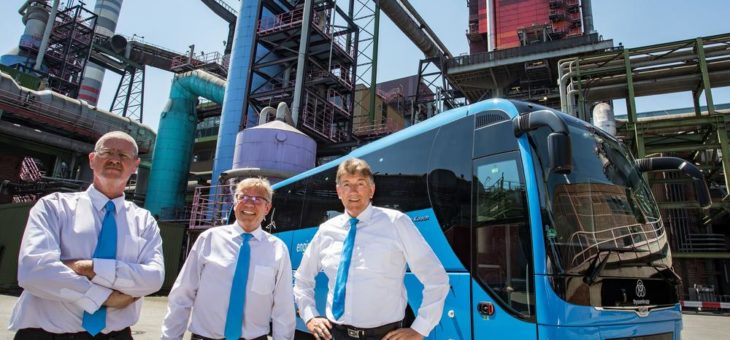 Neuer Besucherbus im blauen thyssenkrupp-Design fährt in Duisburg zu erstem Einsatz auf die „ExtraSchicht“ – Neue Aufgabe für leistungsgewandelte Mitarbeiter