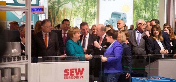 Bundeskanzlerin Dr. Angela Merkel besucht SEW-EURODRIVE auf der Hannover Messe