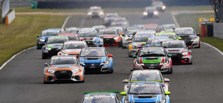 Volles Feld zum Saisonstart der  ADAC GT Masters in Oschersleben