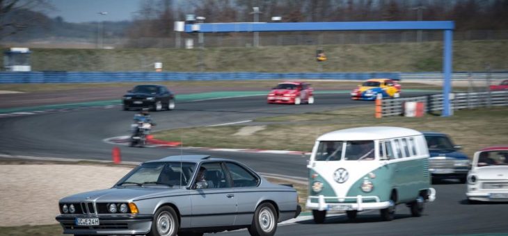 Kaiserwetter beim 5. Arena Autofrühling