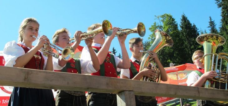 Tiroler Tanzlmusigfest Wildschönau mit „Franz Posch und den Innbrügglern“, der „Berghammer Tanzlmusi“ und den „Ganggalbichlern“ auf der Hohlriederalm