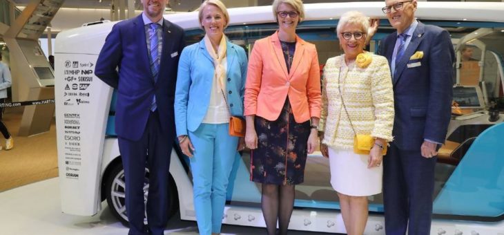 Neue Bundesbildungsministerin besucht HARTING