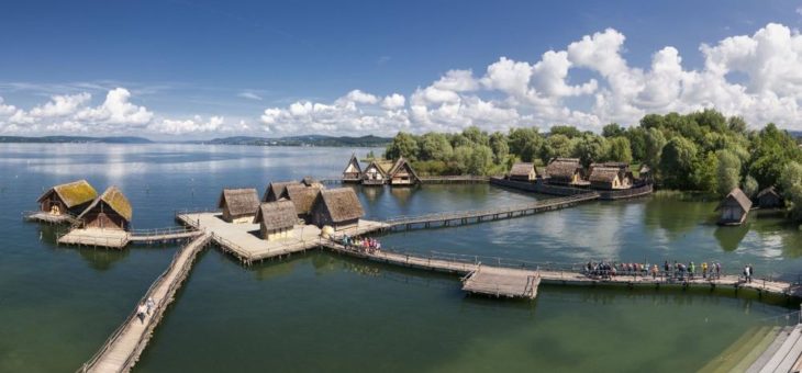 Pfahlbauten Unteruhldingen am Bodensee starten in die neue Saison