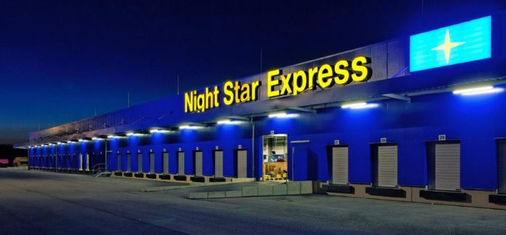 Logistik-Studenten analysieren den Paketumschlag und die Hofabläufe im Night Star Express-HUB