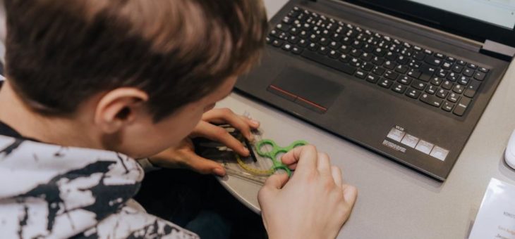 Fidget Spinner bauen und Apps programmieren: DISCOVER INDUSTRY machte in Haßmersheim Station