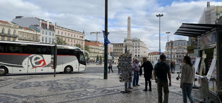 Calçada portuguesa: Landschaftsgärtner erlernen die portugiesische Kunst des Mosaikpflasterns