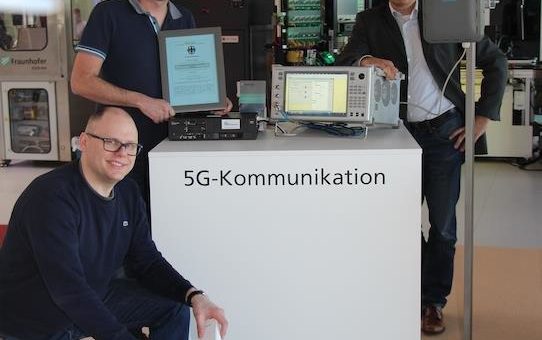 SmartFactoryOWL in Lemgo mit 5G-Mobilfunk ausgestattet