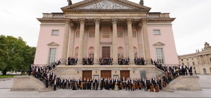 Musikerinnen und Musiker der Staatskapelle Berlin und Daniel Barenboim spenden 30.000€ an den Nothilfefonds der Deutschen Orchestervereinigung