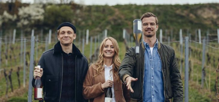 Juliane Eller, Joko Winterscheidt und Matthias Schweighöfer präsentieren den III FREUNDE Jahrgang 2019