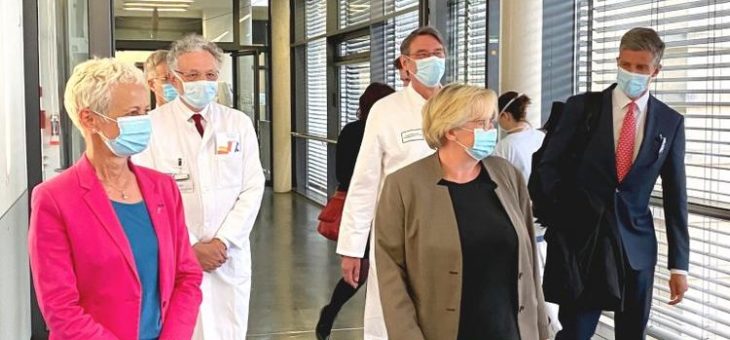 Deutsch-französische Zusammenarbeit: Ministerin Bauer und Präsidentin Klinkert zu Besuch am Universitätsklinikum Freiburg