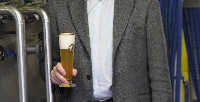 Glückstaler-Aktion der Alpirsbacher Klosterbrauerei sehr erfolgreich: Mehr als 10 000 Kunden sammelten mehr als 1,9 Millionen Kronkorken mit Glücks-Symbol