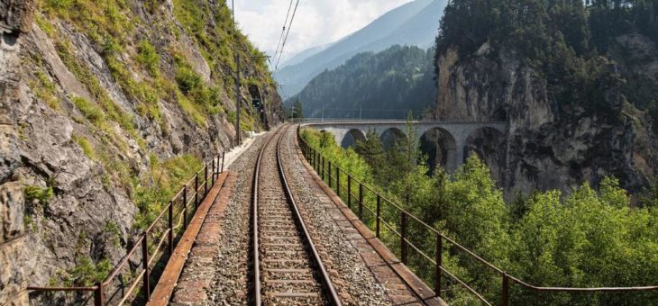 Ausblick wie ein Lokführer: Rhätische Bahn führt Steuerwagen mit Frontkamera ein