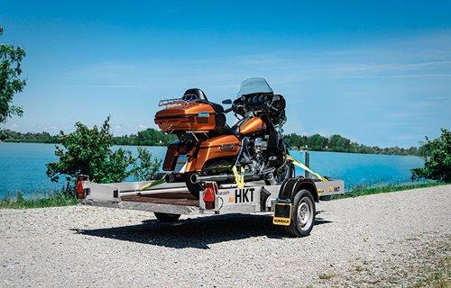 Flexibel unterwegs mit dem Humbaur Fahrzeugtransporter HKT