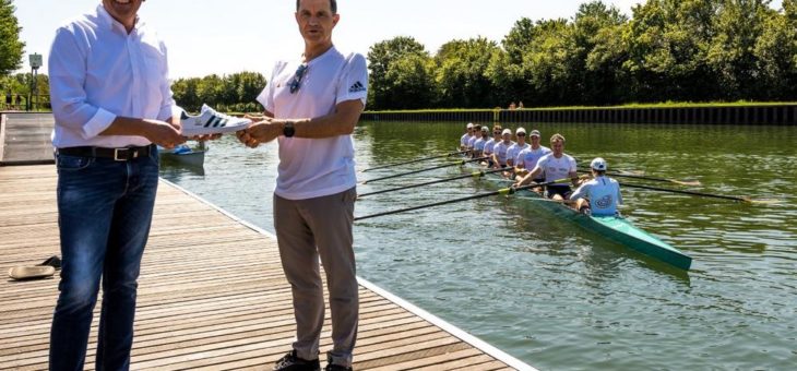 GlücksSpirale-Sneaker an Deutsche Sporthilfe übergeben