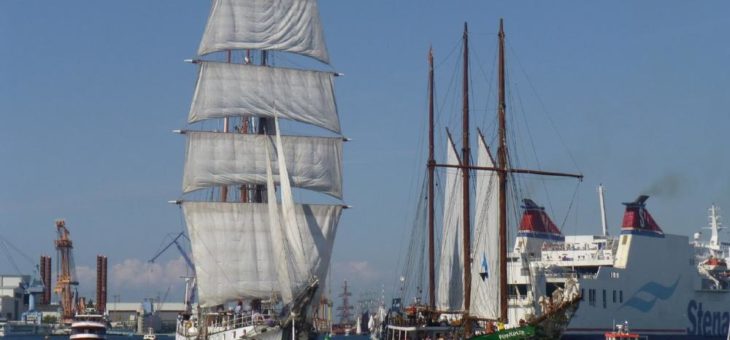 Traditionssegler bieten Mitsegeltörns an der Rostocker Kaikante