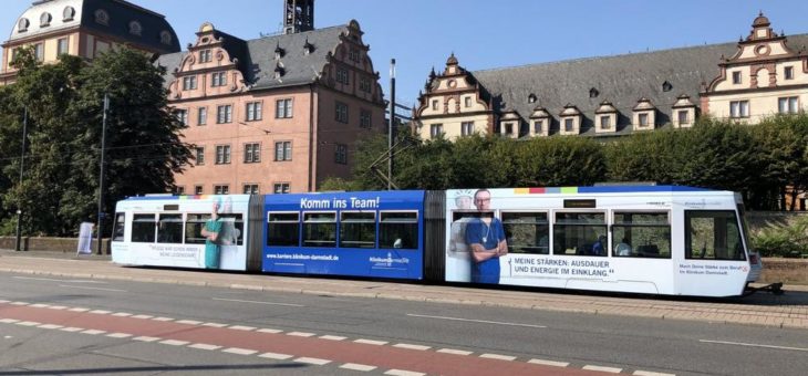 Klinikum Darmstadt lädt am 29. August zwischen 11 und 14 Uhr zum Speeddating in die Straßenbahn an der Gleisschleife am Darmstadtium ein