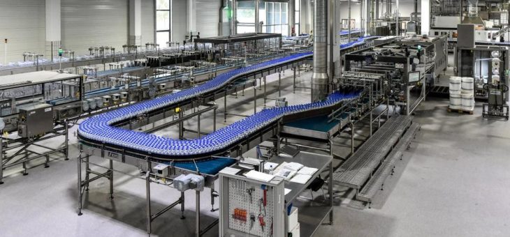 Für effizientere Prozesse: KHS entwickelt digitales Regelungssystem zur PET-Flaschenproduktion