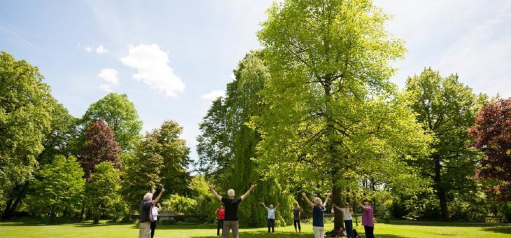 Höchste Zeit für eine Auszeit:  Mit Entspannungsübungen, Moor-Wellness und Bewegung in der Natur finden Gäste in Bad Aibling nachhaltige „Rundum-Erholung“