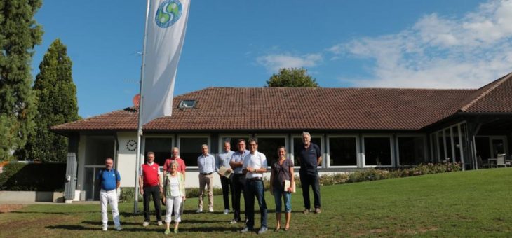 Staatssekretär Dr. Andre Baumann besucht baden-württembergische Golfanlagen