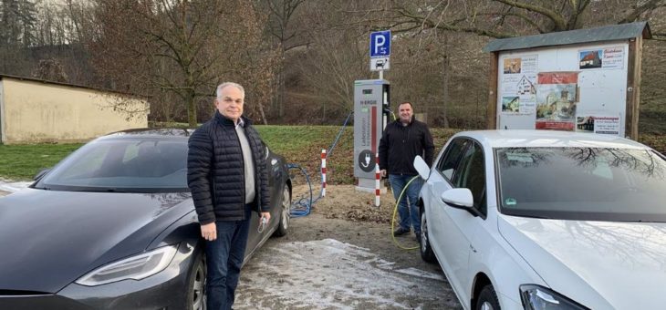 Ladesäule für Elektroautos in Adelshofen-Tauberzell