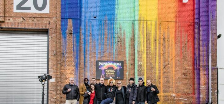 Studio Babelsberg benennt größtes Filmstudio „Rainbow Stage“ zu Ehren von Lana und Lilly Wachowski