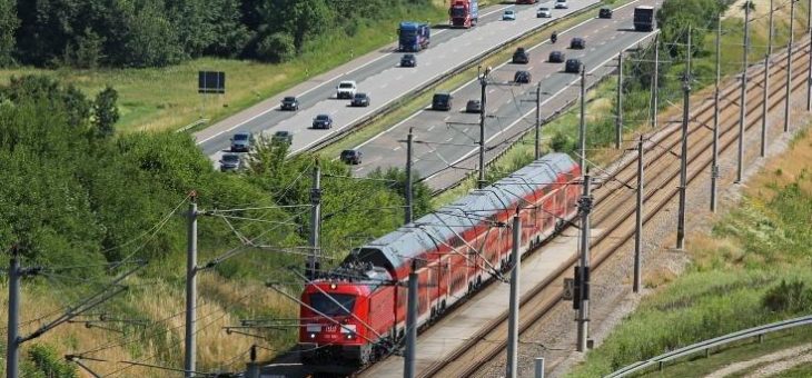 Schiene spart Fläche und lässt Natur ihren Raum