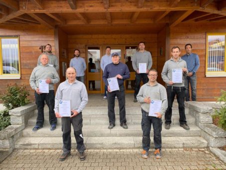 Frammelsberger Holzhaus ehrt Jubilare