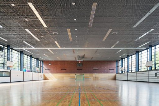 Fuẞball, Handball, Hockey … und die Decke hält