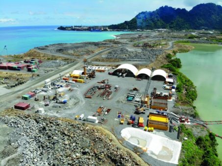 Bauer Spezialtiefbau führt zu Testzwecken Dichtwandelemente für Goldmine erstmals in geothermisch aktivem Untergrund aus