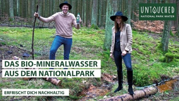 Nachhaltige Erfrischung: UNTOUCHED National Park Water reagiert mit Bio-Mineralwasser auf Klimawandel und schließt exklusive Partnerschaft mit Globus