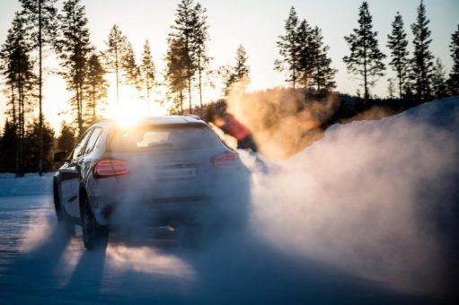 Blizzak LM005 erneut als Testsieger ausgezeichnet: Platz 1 im großen Winterreifentest 2020 von Auto Bild Sportscars