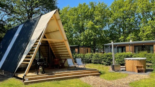 Neues Glamping Resort an der deutsch-holländischen Grenze:  Papillon Country Resort überzeugt mit naturnahem Komfort und außergewöhnlichen Unterkünften