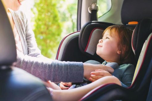 Kinder im Auto – aber sicher!