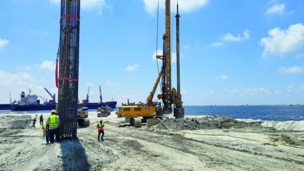 Bauer an Ausbau des größten ägyptischen Hafens beteiligt