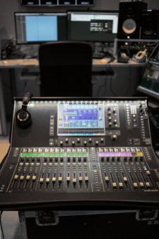 „Von Null auf Alles Neu“: Session One Studio baut auf Allen & Heath.