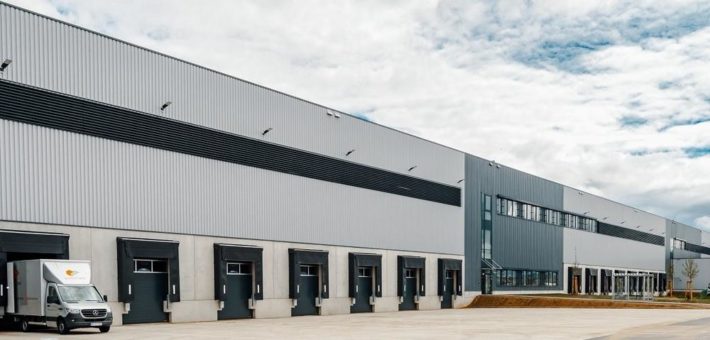 LIP Invest übergibt fertiggestellten Logistik-Neubau an Fiege