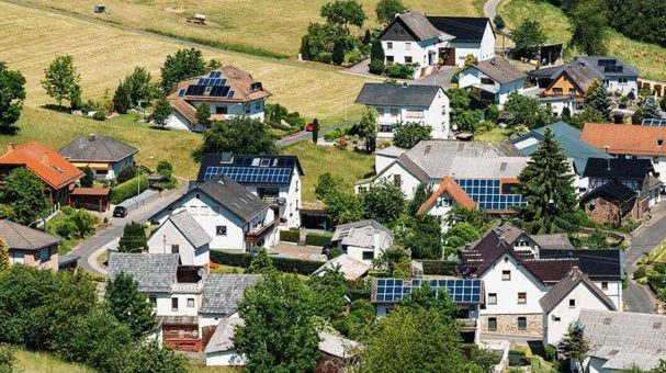 SMA informiert: Sicherer Umgang mit Photovoltaikanlagen bei Hochwasser