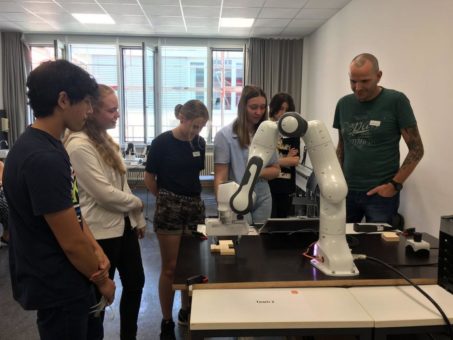 Computational Thinking Workdays der Bildungsinitiative Technik – Zukunft in Bayern 4.0: Schüler*innen werden fit für die Zusammenarbeit mit Robotern