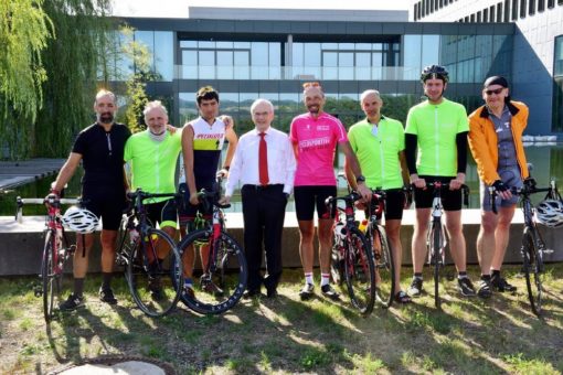 1.650 Kilometer für den guten Zweck: B. Braun-Mitarbeiter radeln von Rubí nach Melsungen