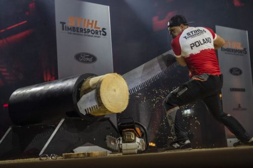 Sportholzfäller Michał Dubicki aus Polen verteidigt European Trophy-Titel