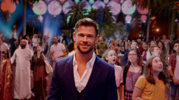 Emirates und Chris Hemsworth laden zur Expo 2020 Dubai mit neuer Kampagne ein