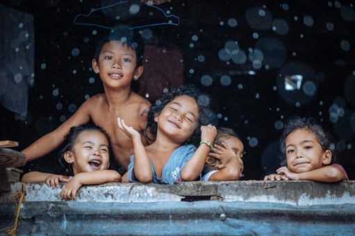 Hartmut Schwarzbach erhält am Weltkindertag den CEWE Photo Award 2021 in der Kategorie „Menschen“