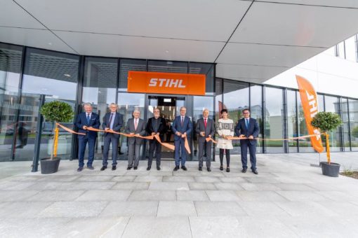 STIHL Kettenwerk weiht neues Eingangsgebäude mit Kantine ein