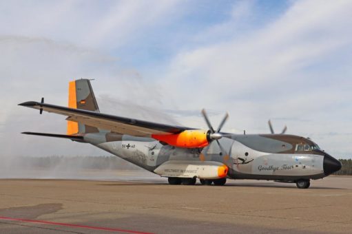 Transportflugzeug Transall C-160 kam zum Abschied noch einmal nach Nürnberg