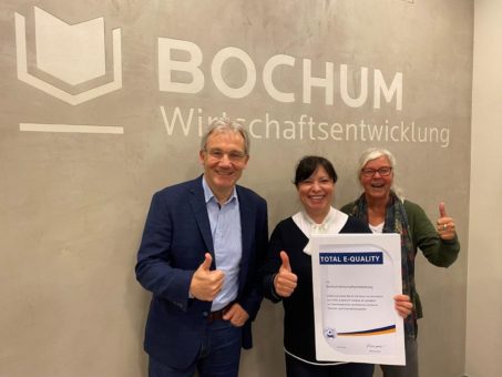 Ausgezeichnet: Bochum Wirtschaftsentwicklung erhält Prädikat für Vielfalt und chancengerechte Personalarbeit