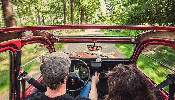 Oldtimer vor der ersten Ausfahrt prüfen