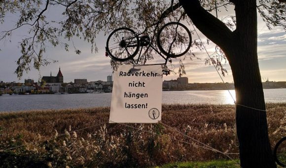 Zwei Jahre Bürgerschaftsbeschluss zum Radentscheid Rostock: „Radverkehr nicht hängen lassen!“