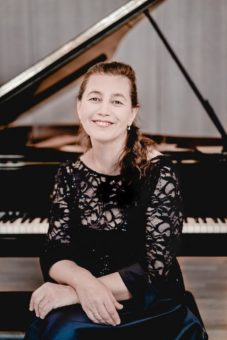 Weltstarpianistin Lilya Zilberstein gibt Benefizkonzert im Konzerthaus Karlsruhe am 3.12.2021